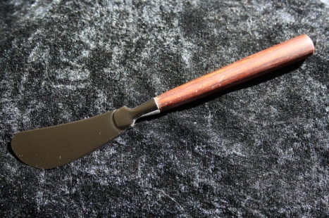 20-007-11-07 - smörkniv liten cocobolo 125 kr