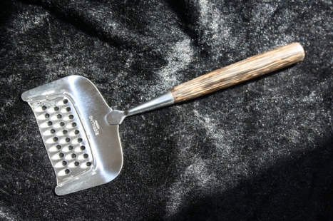 20-003-44-03 - rivosthvel palmwood 150 kr