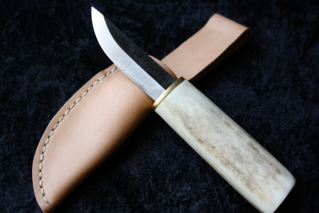 10-005-53-06 - Jaktkniv renhorn 1095 kr