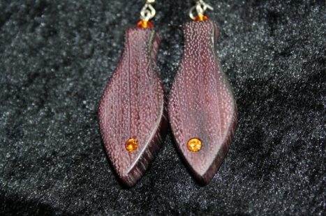 40-021-49-21- purple heart med gul swarowski 450 kr